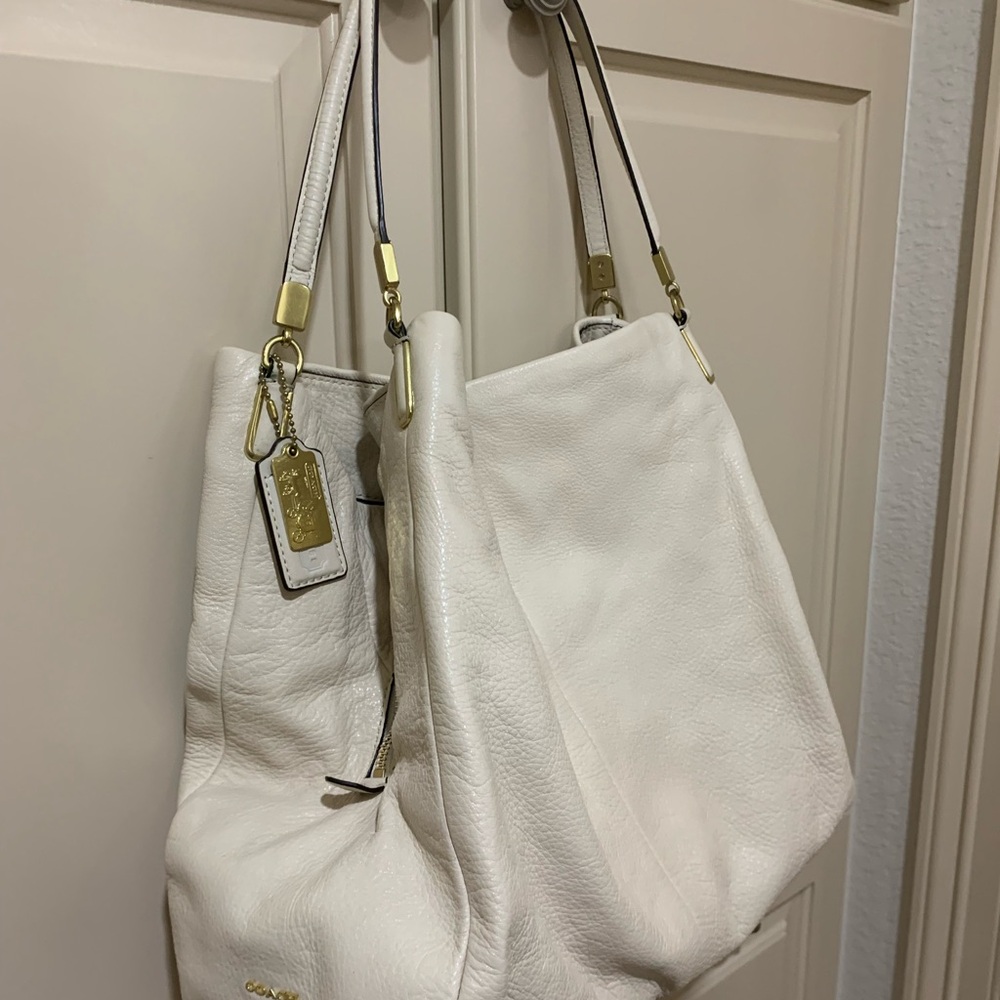 Elegant White Leather Bag